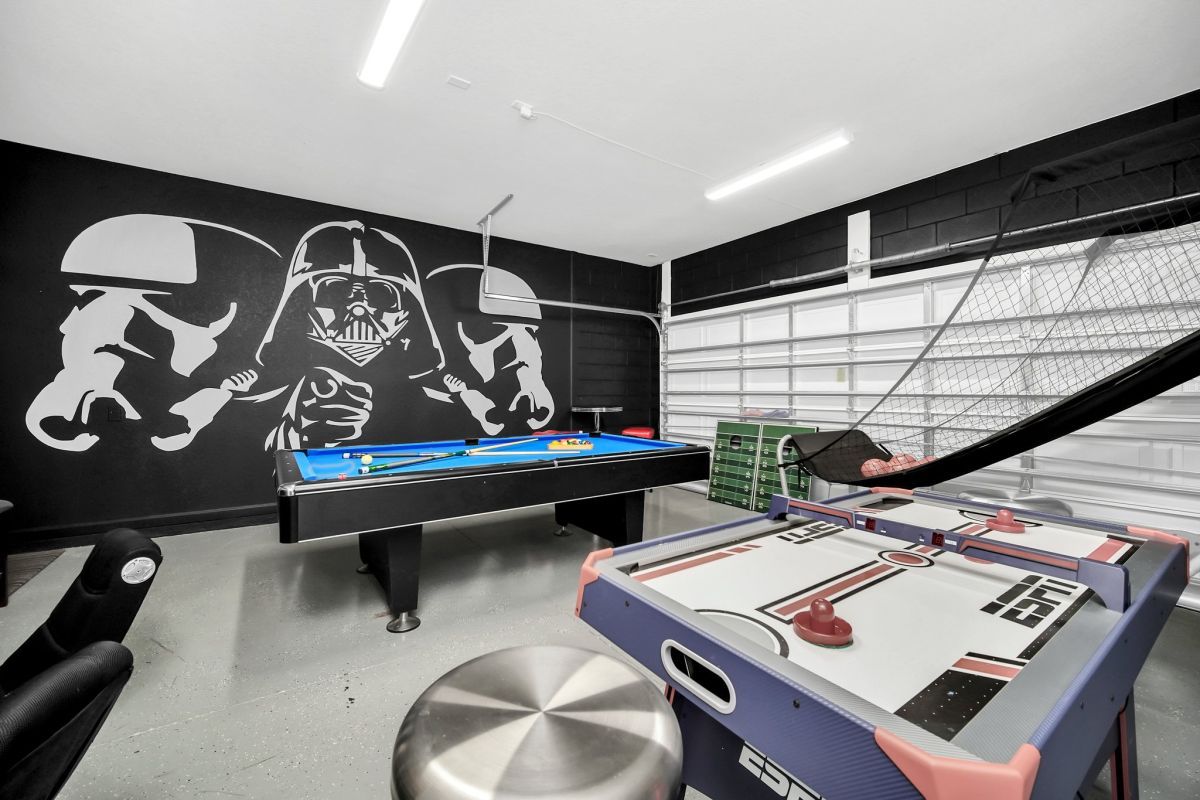 Star Wars themed game room in Orlando Florida vacation rental