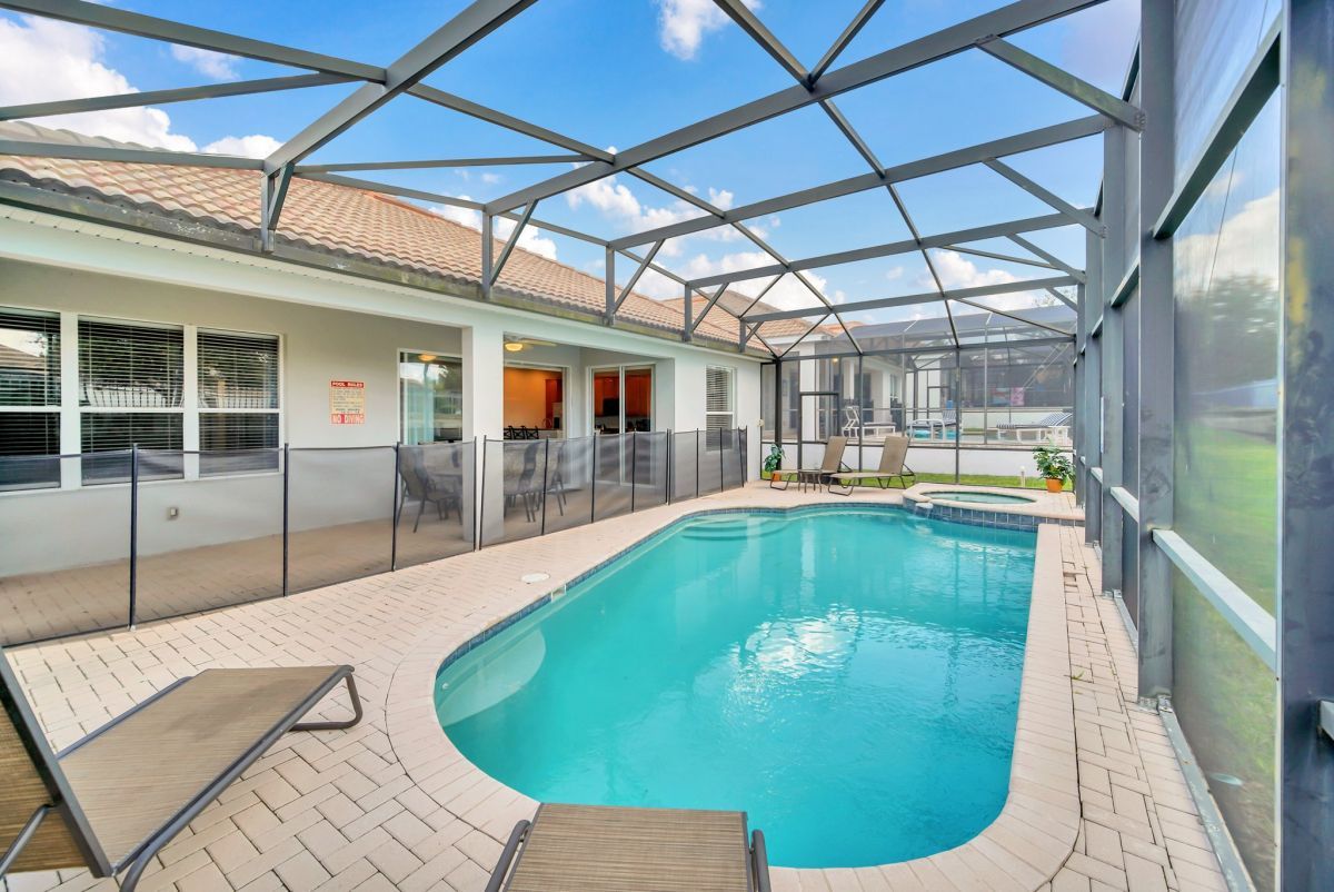 Orlando vacation rental pool