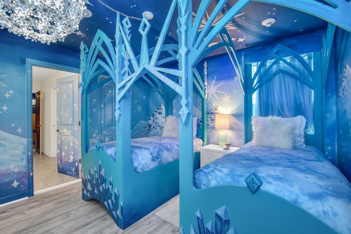 Frozen themed kids bedroom