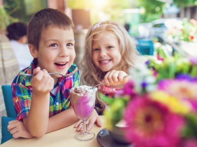 kids sharing an ice cream sundae
